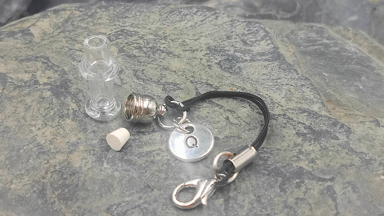 Mini flacon avec breloque lettre à remplir soi-même pour la fourrure, les cendres, les cheveux, le sable ou les dents, bijoux commémoratifs, souvenir