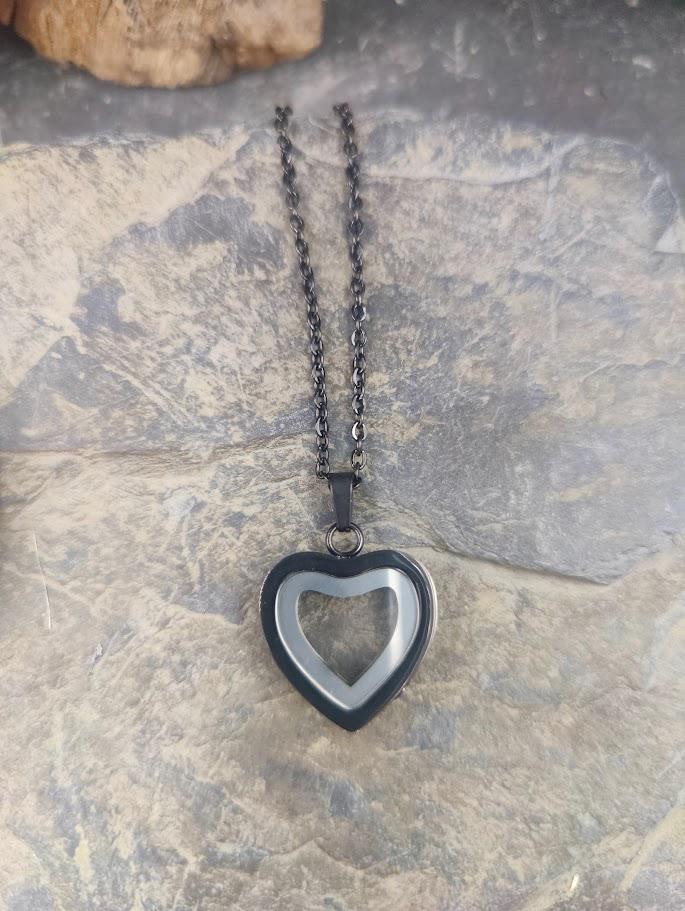 Heart, amulet, locket, ashes, fur, glass pendant, animal hair jewelry, DIY to fill yourself