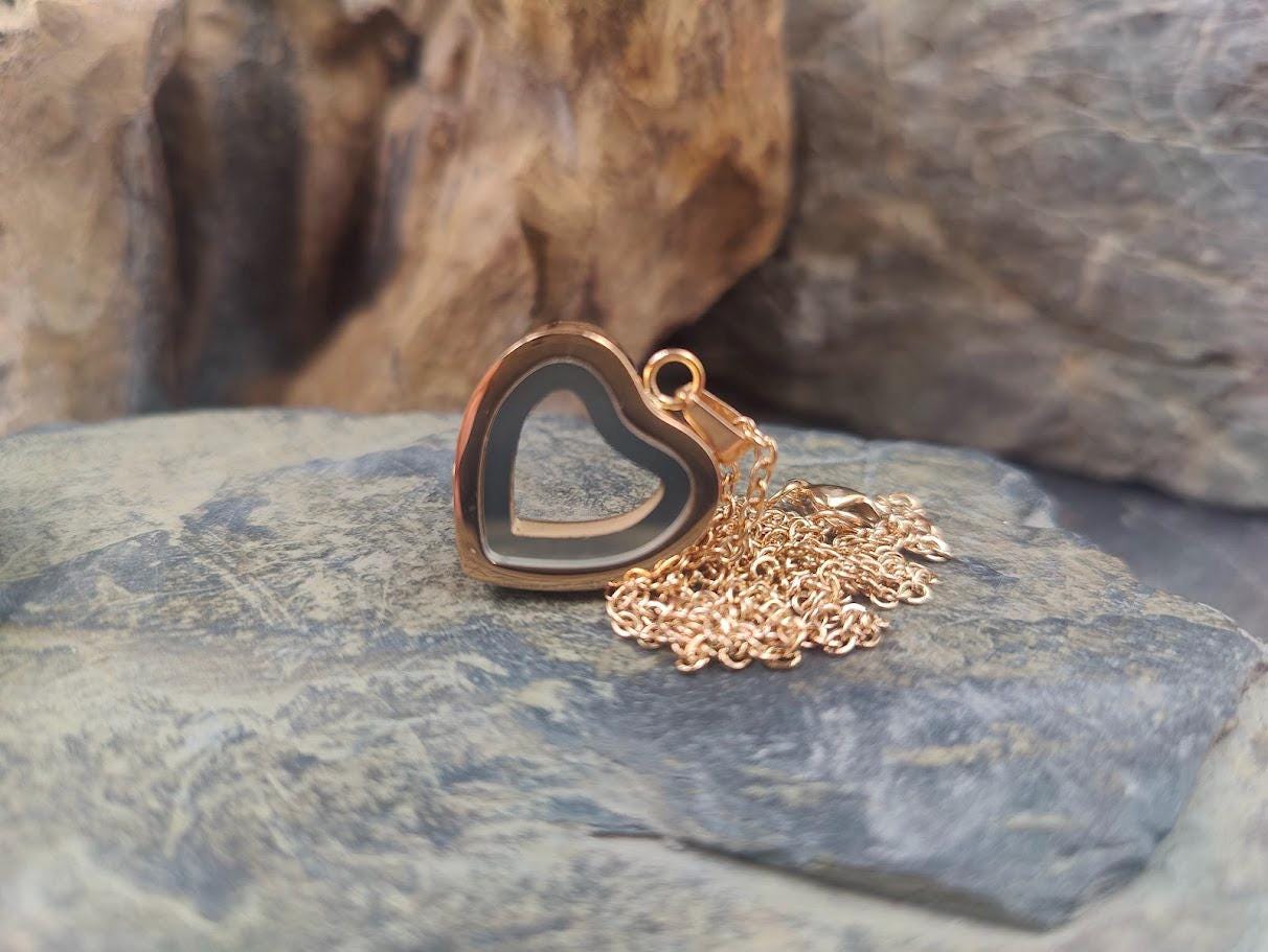 Heart, amulet, locket, ashes, fur, glass pendant, animal hair jewelry, DIY to fill yourself
