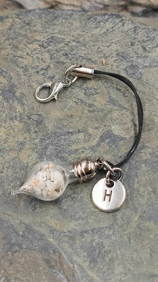 Phiole mit Buchstaben Charm