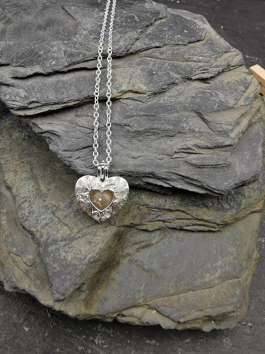 Pendentif en forme de cœur en argent sterling avec perle remplie de fourrure de votre propre animal de compagnie