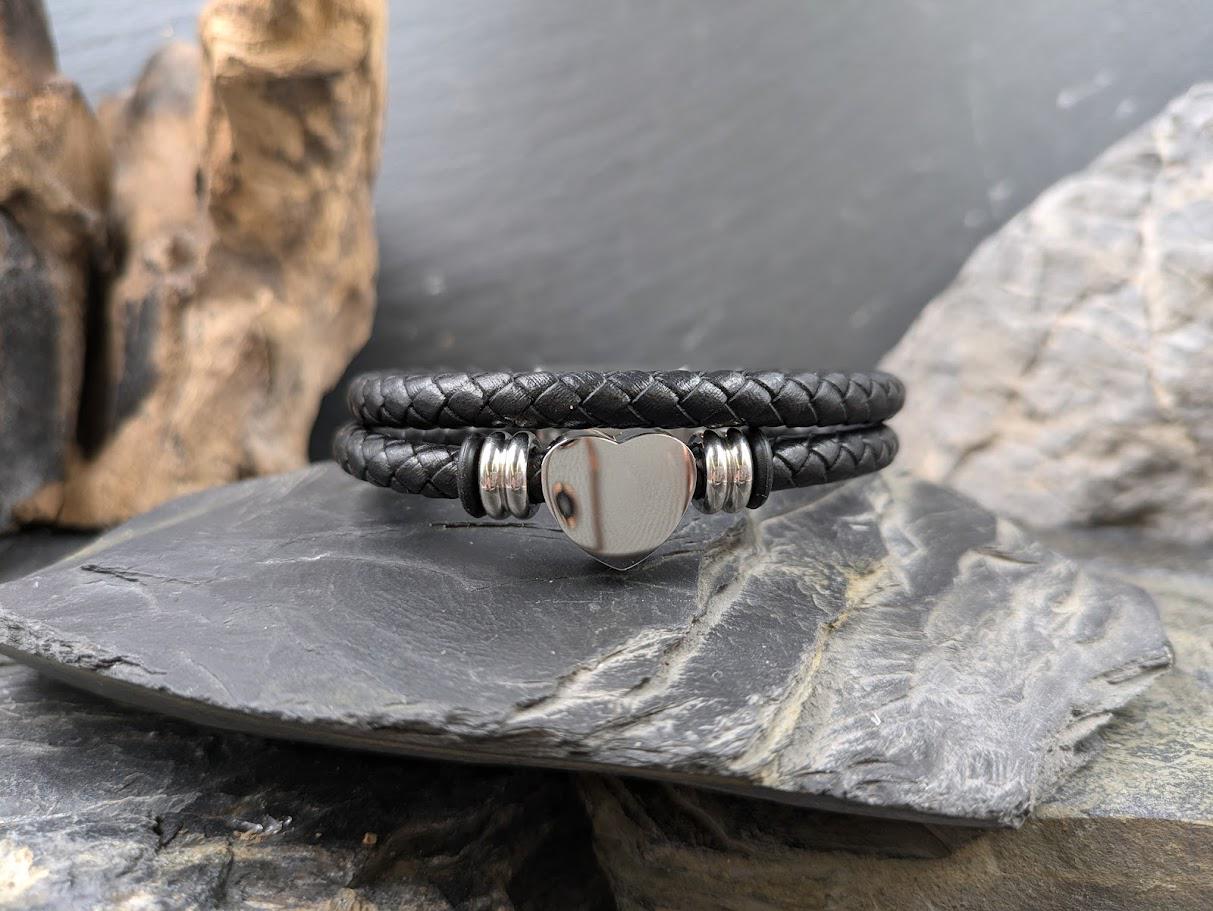 Gedenkschmuck Armband aus Leder mit Miniurne Herz