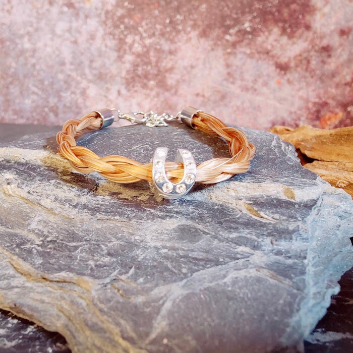 Pferdehaararmband mit Hufeisenperle
