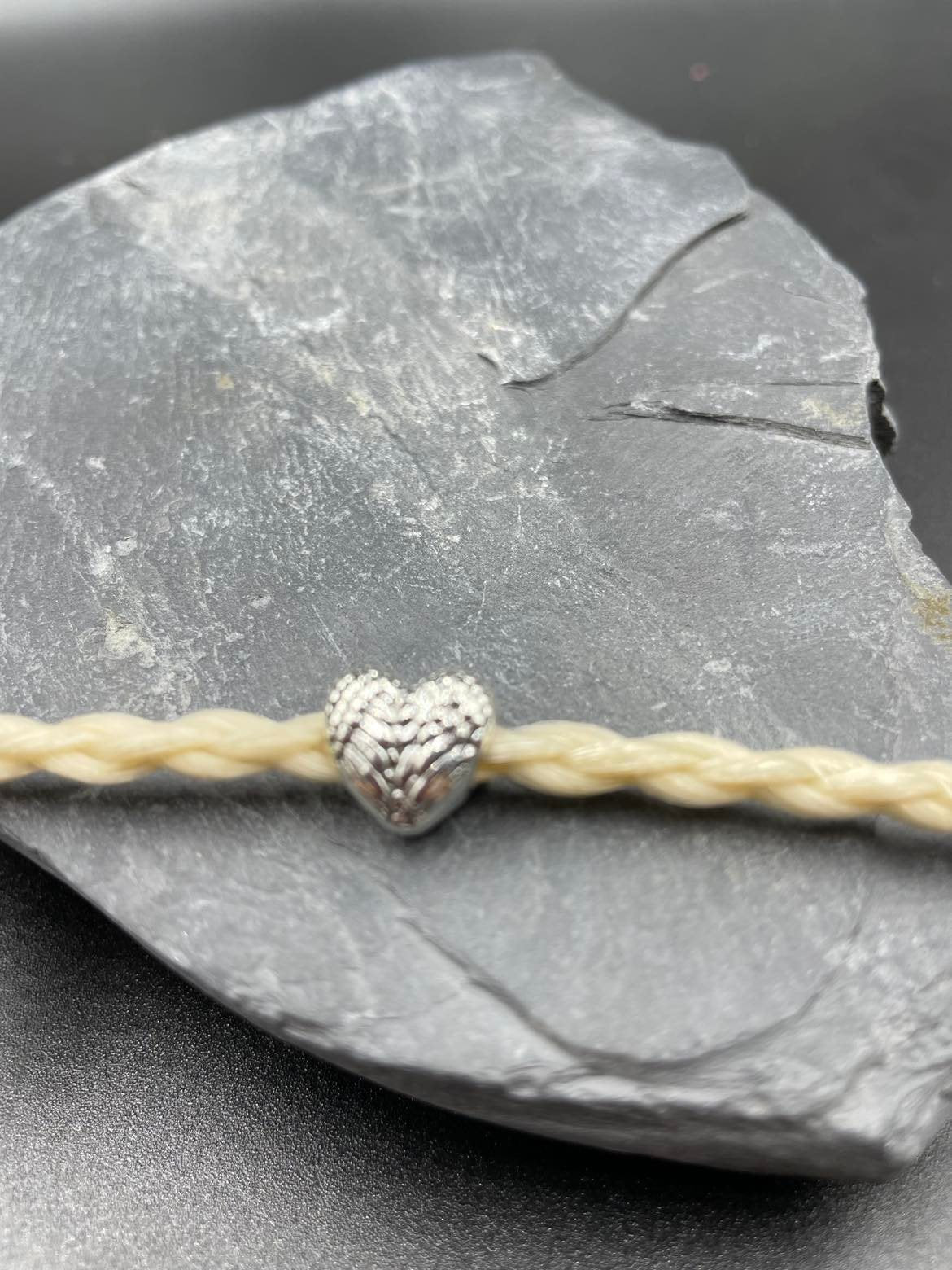 Pferdehaararmband mit Flügelperle