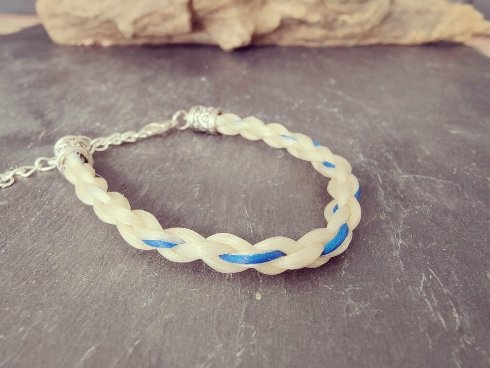 Pferdehaararmband mit buntem Seidenfaden