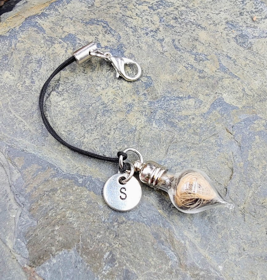 Phiole mit Buchstaben Charm