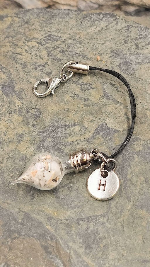Phiole mit Buchstaben Charm