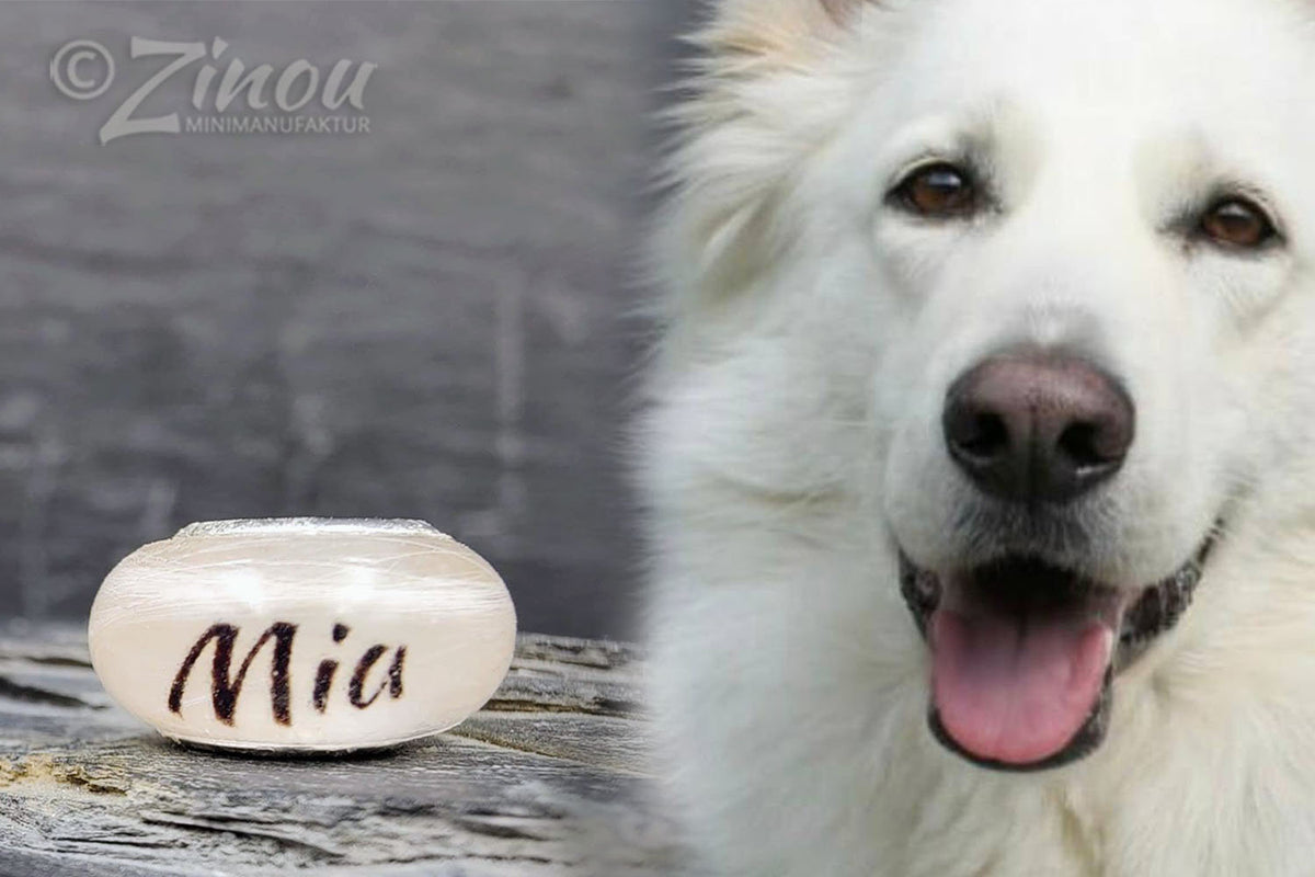 Fellperlen mit Name Mia Tierhaarschmuck Andenken Zinou Minimanufaktur