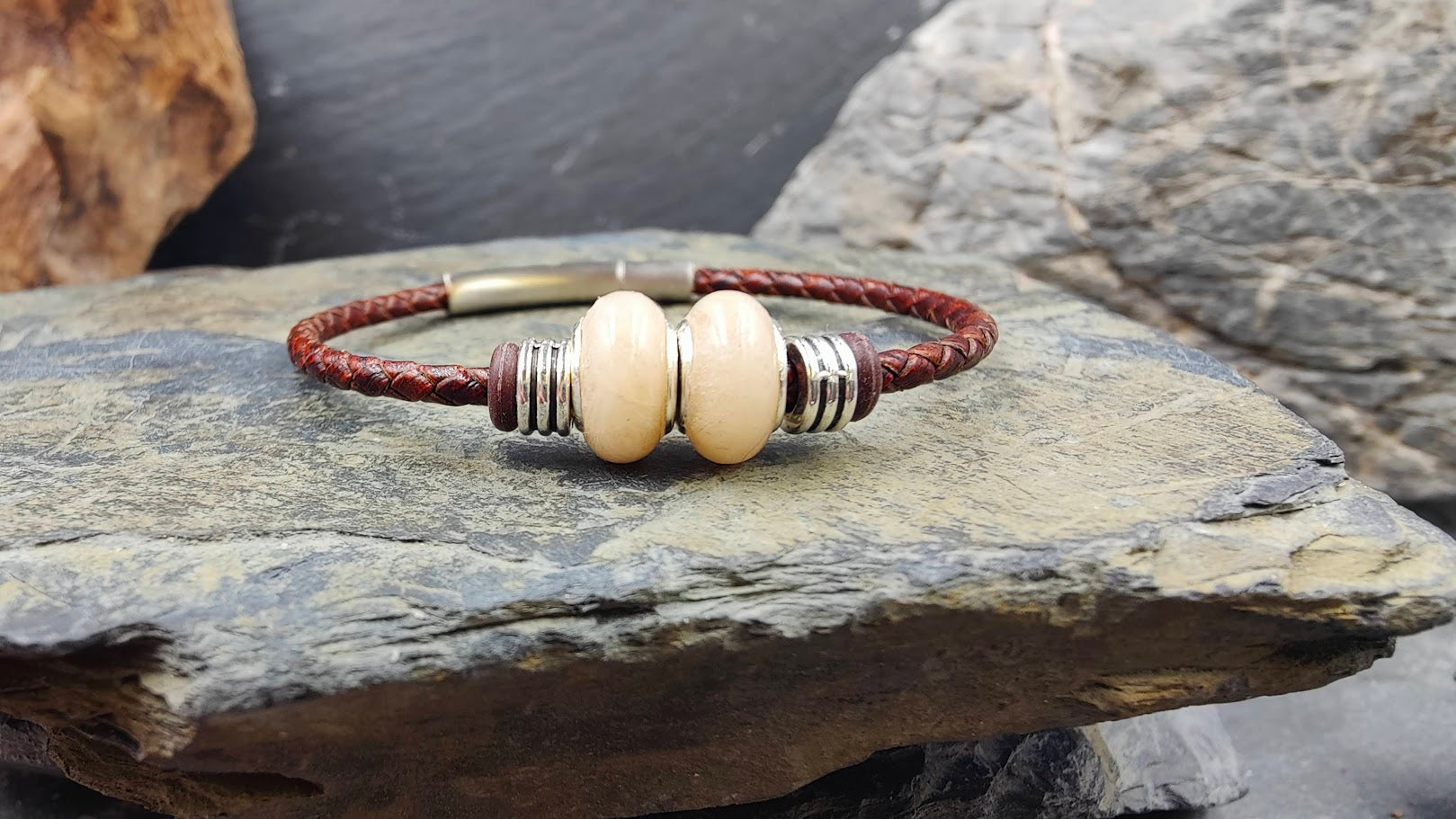 Armband Slick mit Miniperlen Fellperen Zinou Minimanufaktur