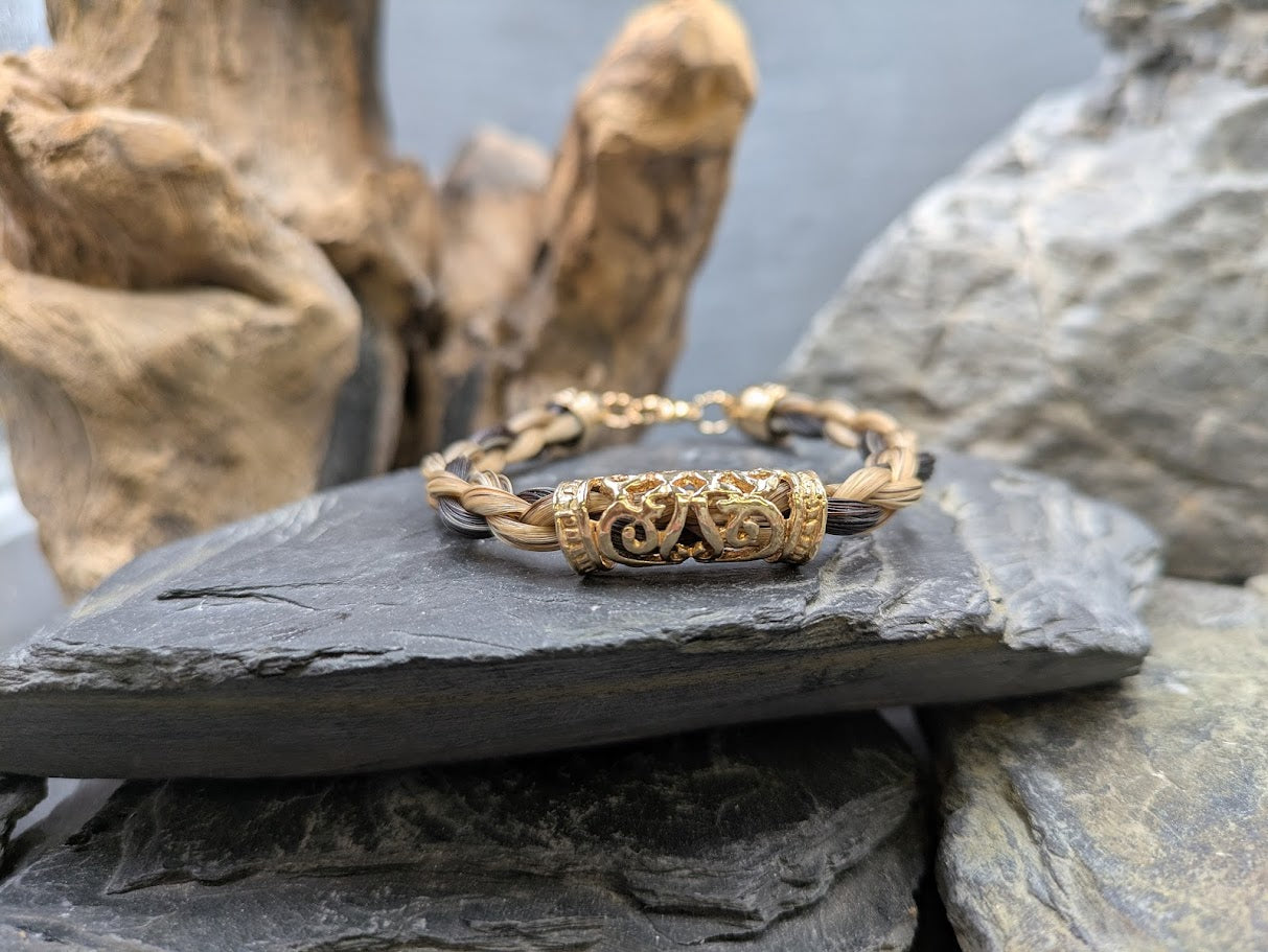 Pferdehaararmband mit goldener Dreadperle