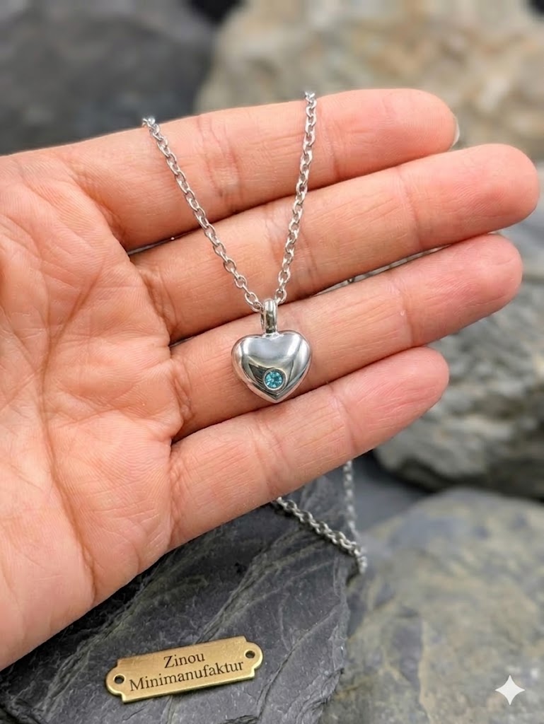 Ein Hauch Ewigkeit: Herz-Miniurne mit Zirkonia & Edelstahlkette